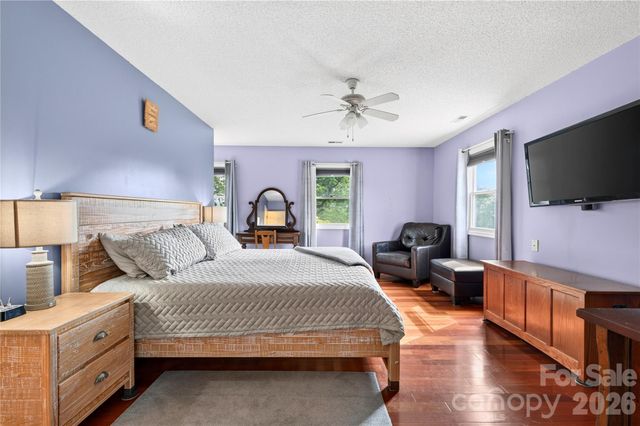 10 Old Turnpike Road, Mills River, NC 28759