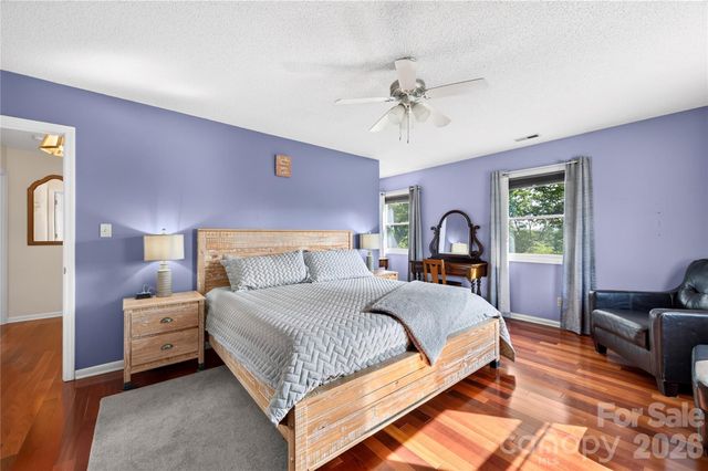 10 Old Turnpike Road, Mills River, NC 28759
