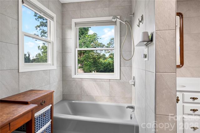 10 Old Turnpike Road, Mills River, NC 28759
