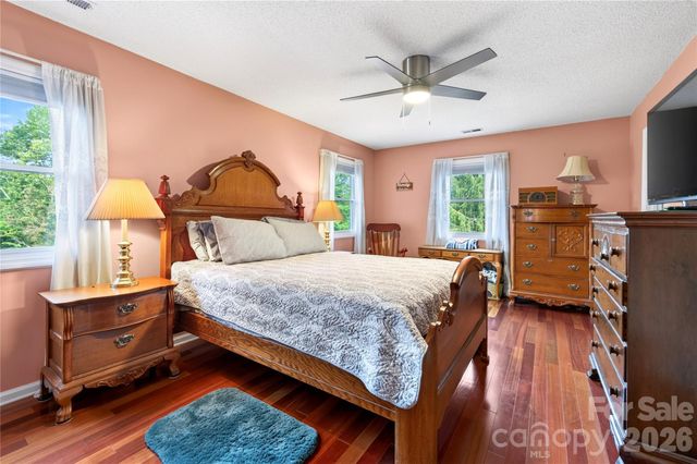 10 Old Turnpike Road, Mills River, NC 28759