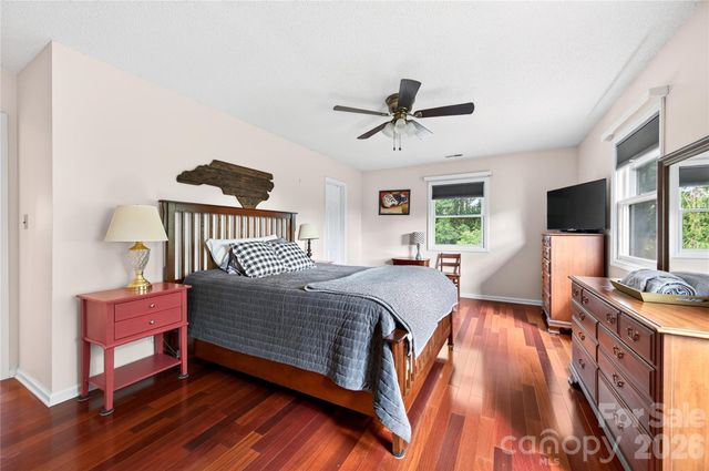 10 Old Turnpike Road, Mills River, NC 28759