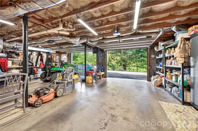 10 Old Turnpike Road, Mills River, NC 28759