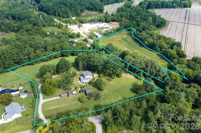 10 Old Turnpike Road, Mills River, NC 28759
