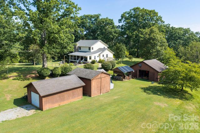 10 Old Turnpike Road, Mills River, NC 28759
