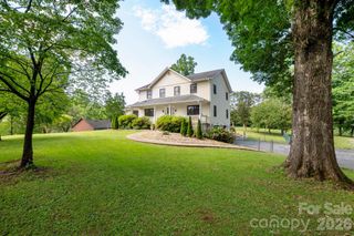 10 Old Turnpike Road, Mills River, NC 28759