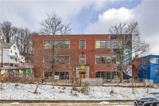 4072 Franklin Rd, Perry Hilltop, PA 15214