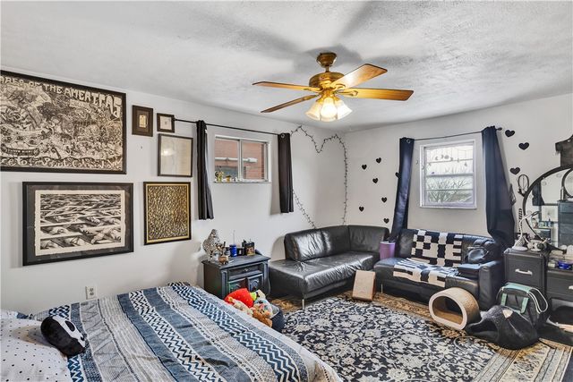 4072 Franklin Rd, Perry Hilltop, PA 15214