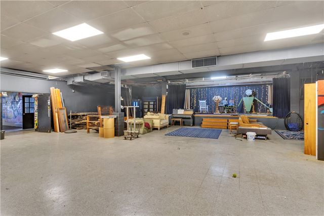 4072 Franklin Rd, Perry Hilltop, PA 15214