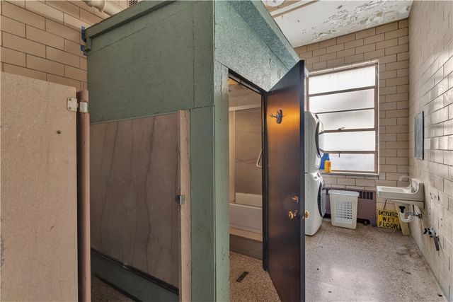 4072 Franklin Rd, Perry Hilltop, PA 15214