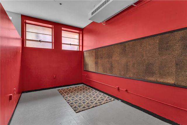 4072 Franklin Rd, Perry Hilltop, PA 15214