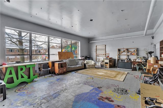 4072 Franklin Rd, Perry Hilltop, PA 15214