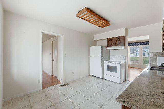 7521 Avalon Drive, Fort Wayne, IN 46819