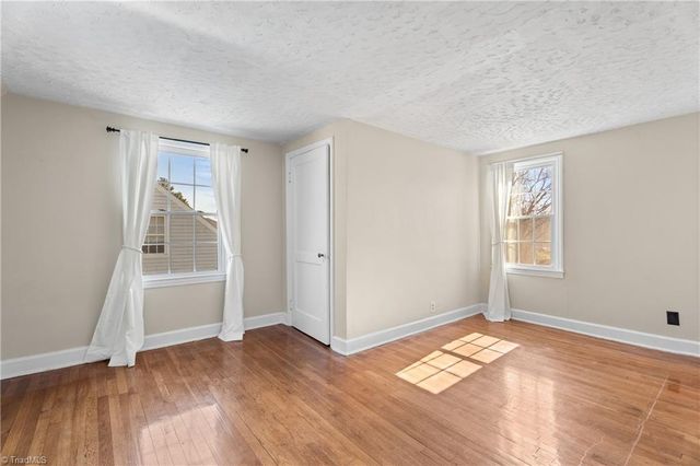 724 S Sunset Drive, Winston-salem, NC 27103