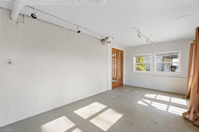 724 S Sunset Drive, Winston-salem, NC 27103