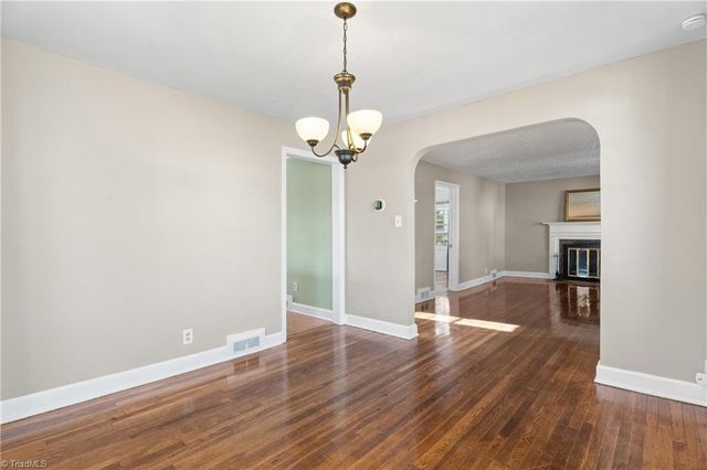 724 S Sunset Drive, Winston-salem, NC 27103