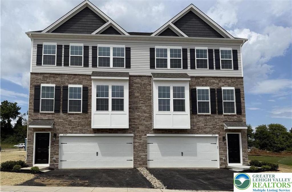 239 Winding Road, Forks Twp, PA 18040