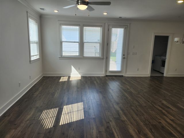 372 Hammock Ln, Spring Hill, TN 37174