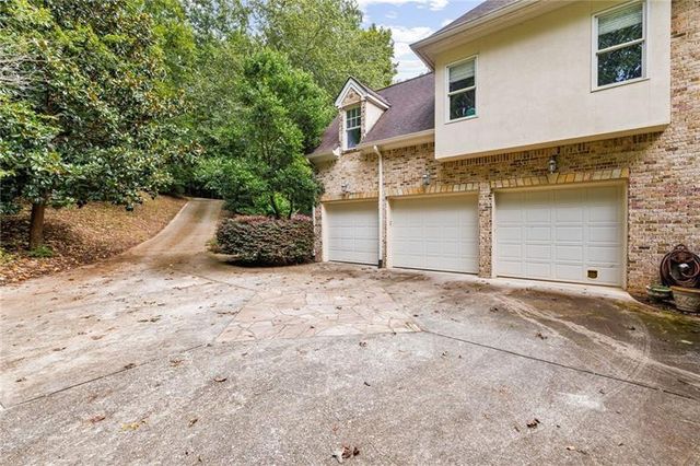 221 Allmond Lane, Alpharetta, GA 30004