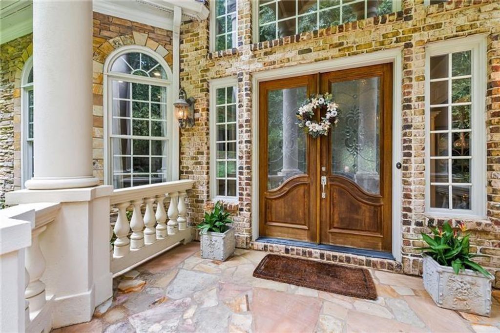 221 Allmond Lane, Alpharetta, GA 30004