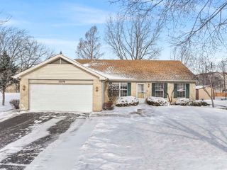 1106 Pheasant Trail, Carol Stream, IL 60188