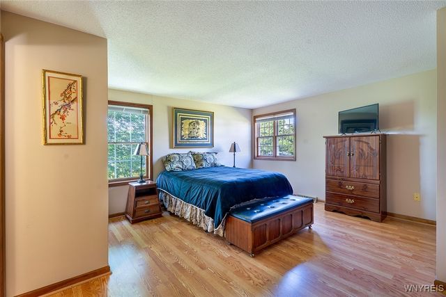 30 Hastings Drive, Orchard Park, NY 14127