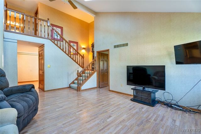 30 Hastings Drive, Orchard Park, NY 14127