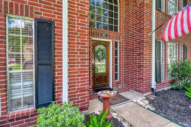 927 Dominion Drive, Katy, TX 77450