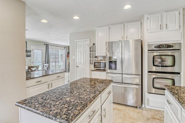 927 Dominion Drive, Katy, TX 77450