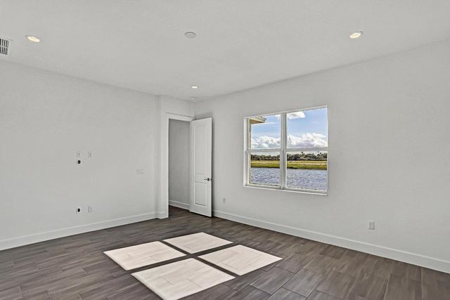 6886 68th Square, Vero Beach, FL 32967