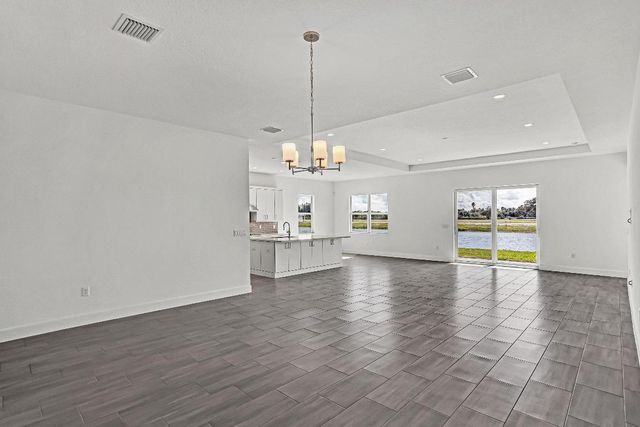 6886 68th Square, Vero Beach, FL 32967