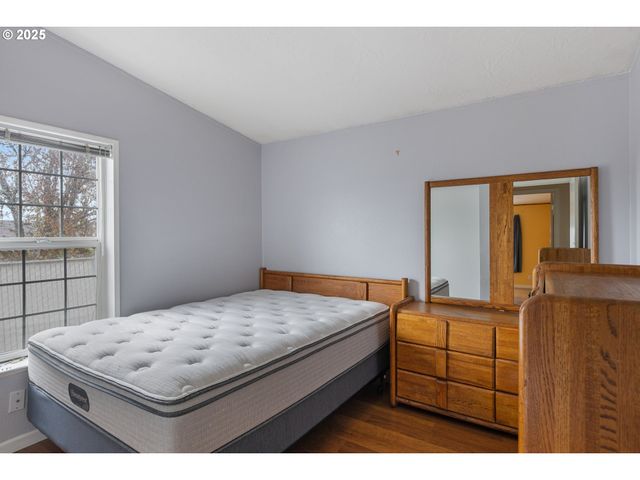 111 W RIVERRIDGE Ave, Roseburg, OR 97471