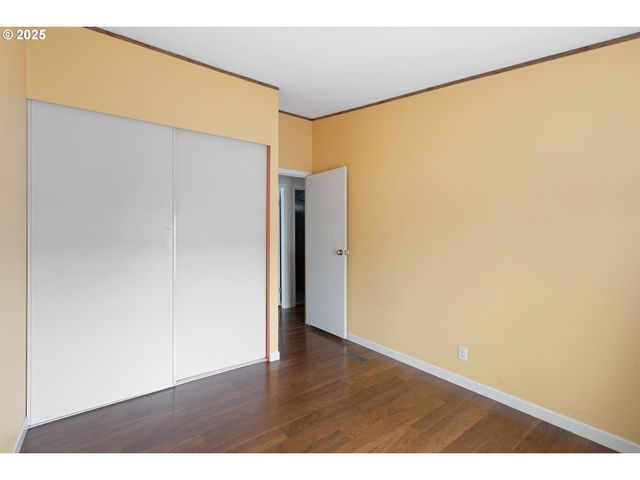 111 W RIVERRIDGE Ave, Roseburg, OR 97471