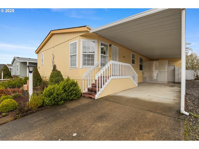 111 W RIVERRIDGE Ave, Roseburg, OR 97471