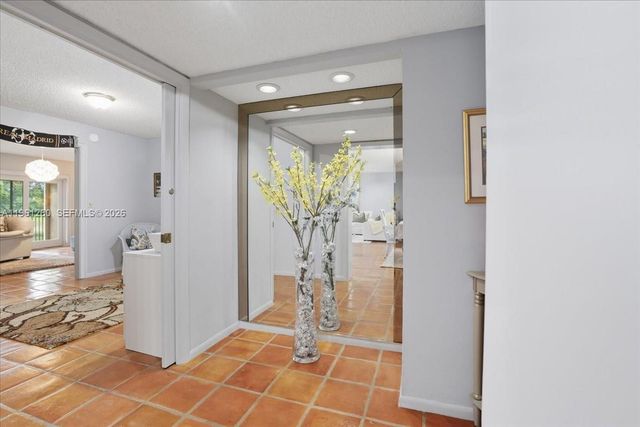 400 NW 127th Ave 13, Plantation, FL 33325