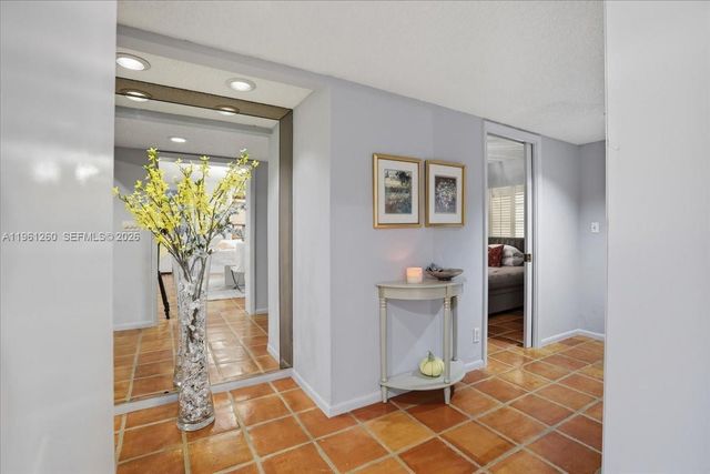 400 NW 127th Ave 13, Plantation, FL 33325