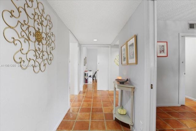 400 NW 127th Ave 13, Plantation, FL 33325