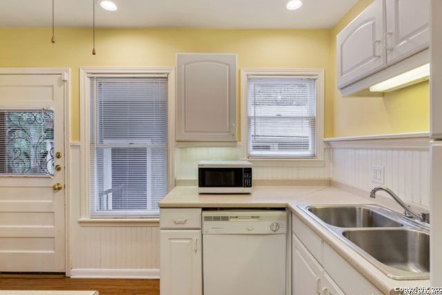 415 N Meadowlane, San Antonio, TX 78209