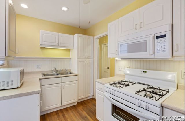 415 N Meadowlane, San Antonio, TX 78209