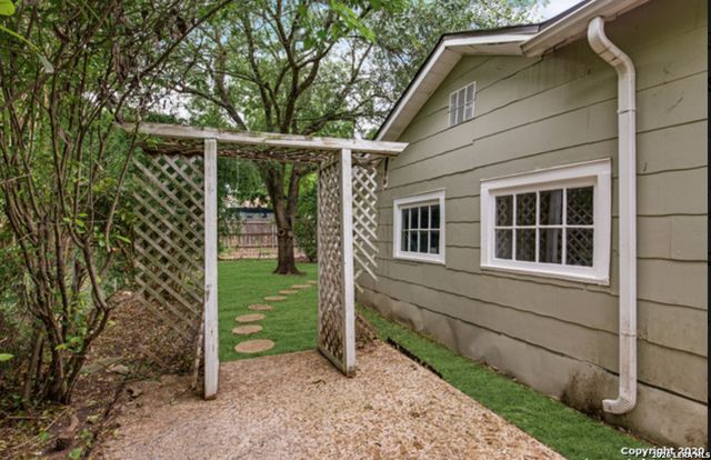 415 N Meadowlane, San Antonio, TX 78209