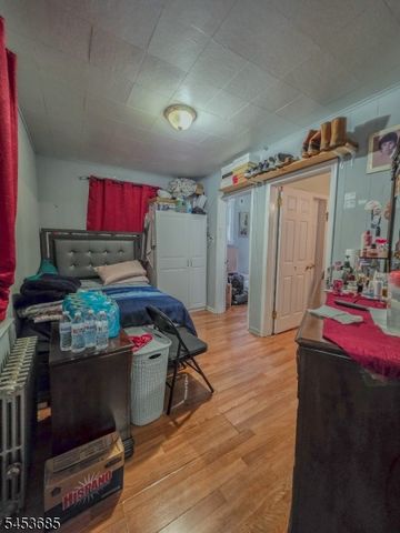 10 Ball St, New Brunswick City, NJ 08901