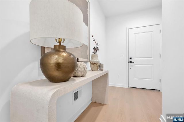 23 Fey Place, Oradell, NJ 07649