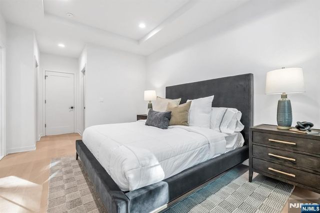 23 Fey Place, Oradell, NJ 07649