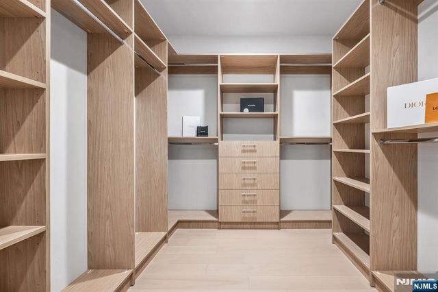 23 Fey Place, Oradell, NJ 07649