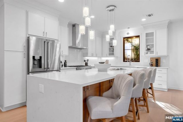 23 Fey Place, Oradell, NJ 07649