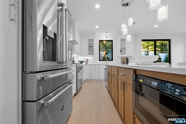 23 Fey Place, Oradell, NJ 07649