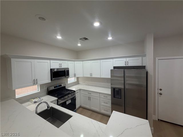 10643 Allegrini Drive, Las Vegas, NV 89141