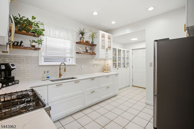 503 Murray St, Elizabeth City, NJ 07202