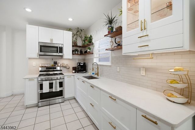 503 Murray St, Elizabeth City, NJ 07202
