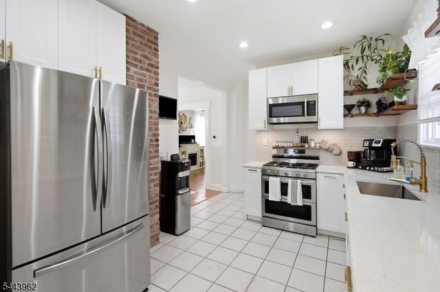 503 Murray St, Elizabeth City, NJ 07202