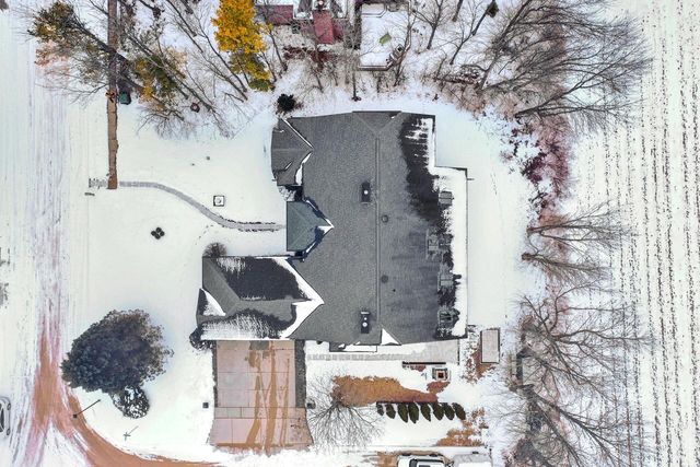402 Wild Oak DRIVE, Manitowoc, WI 54220